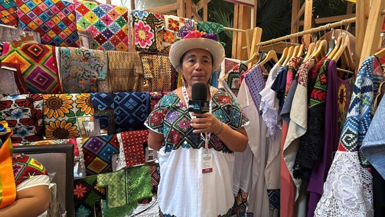 Entre puntadas y tradición, artesanas de Xpichil defienden el valor del bordado maya