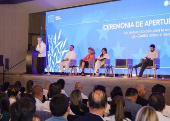 Sargazo obliga a reforzar estrategia internacional; Cancún suma casi 32 mil toneladas recolectadas