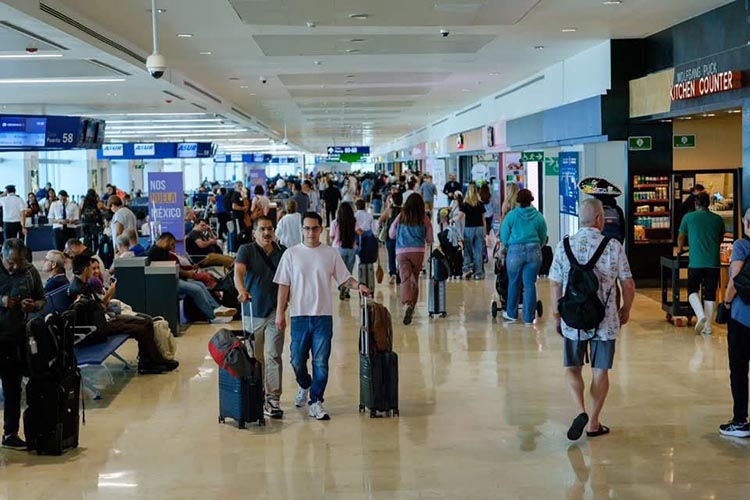 Aeropuertos de México movilizan 128.3 millones de pasajeros de enero a agosto