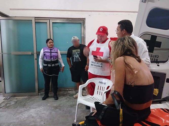 Auxilian a turista extranjera que presentó malestar en el Centro de Isla Mujeres