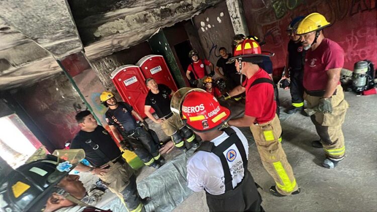 Bomberos de Isla Mujeres refuerzan su preparación en congreso nacional