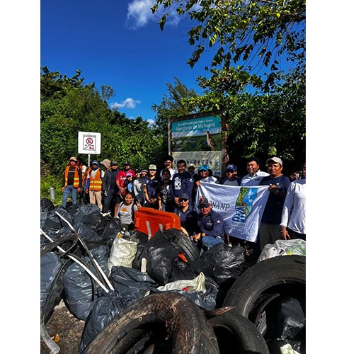 Retiran más de 1.6 toneladas de basura de los manglares de Nichupté