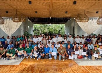 Tulum ordena su oferta turística: entregan primeras 195 credenciales a prestadores