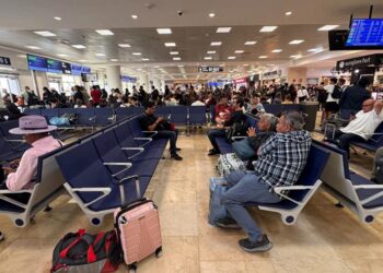 Aeropuerto de Cancún mantiene operaciones normales pese al paso de Isaías por el Golfo de México