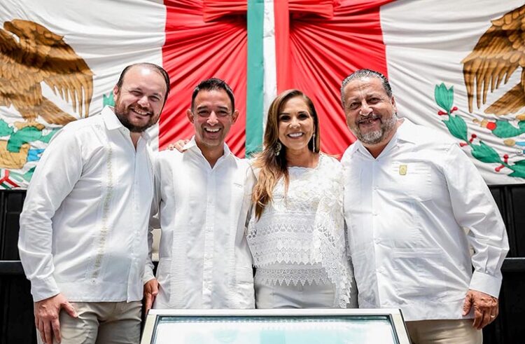 Cancún refrenda coordinación con el estado en el 52 aniversario de Quintana Roo
