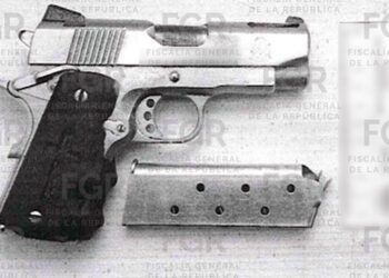 Dan cuatro años de prisión a dos hombres por portar armas de uso exclusivo militar en Cancún