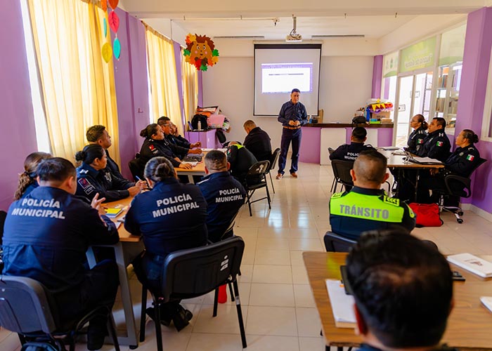 Capacitan a 76 policías de Tulum en justicia cívica